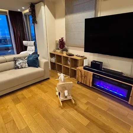 Modern With Sauna, Fireplace & View Bed & Breakfast Braşov