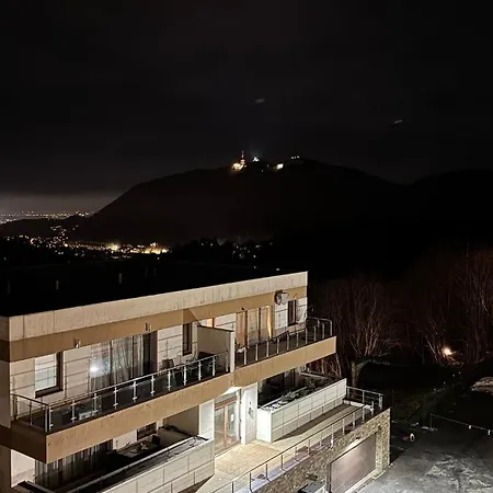 Bed & Breakfast Modern With Sauna, Fireplace & View Braşov