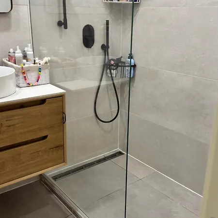 Bed & Breakfast Modern With Sauna, Fireplace & View Braşov